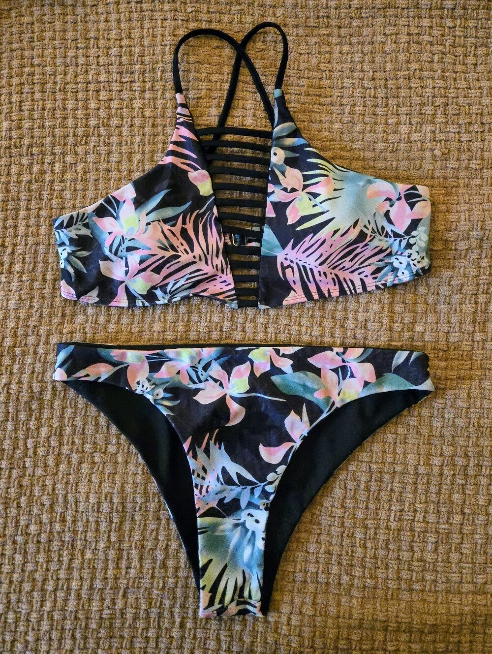 NWOT Women’s Black Tropical Print Strappy Bikini Set NEVER WORN SIZE XL